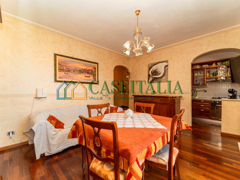 Trilocale in Vendita a Rosta, 135'000€, 106 m², con Box