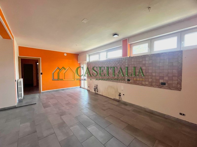 Quadrilocale in Vendita a Ivrea, 690'000€, 95 m²
