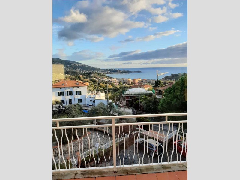 Appartamento in Affitto a Lerici, 200 m², arredato