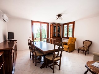 Appartamento in Affitto a Lerici, 120 m², arredato