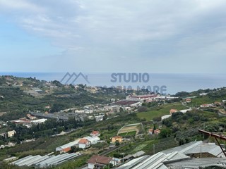 Casa Semi Indipendente in Vendita a Sanremo, zona Poggio, 90'000€, 60 m²