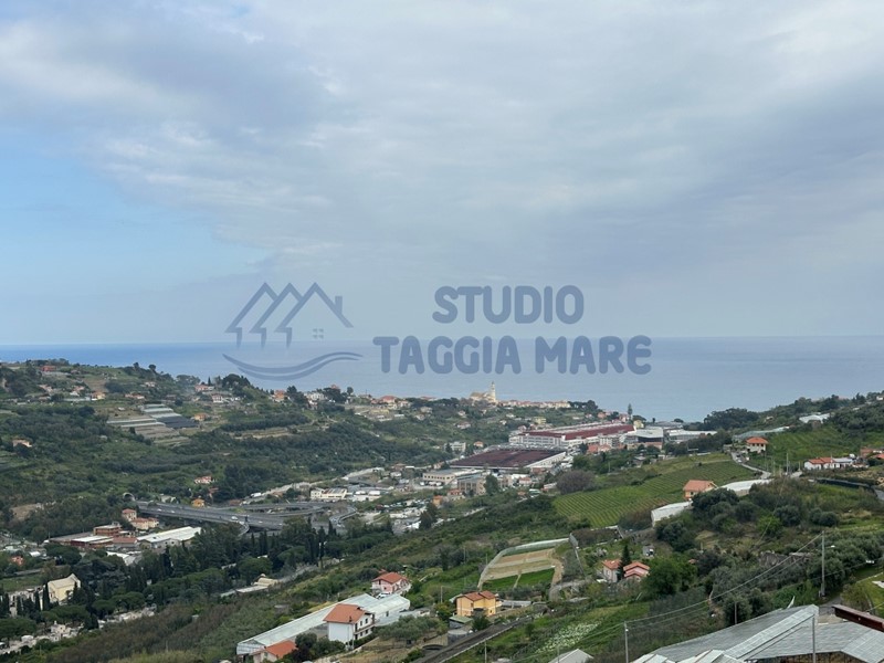 Casa Semi Indipendente in Vendita a Sanremo, zona Poggio, 90'000€, 60 m²