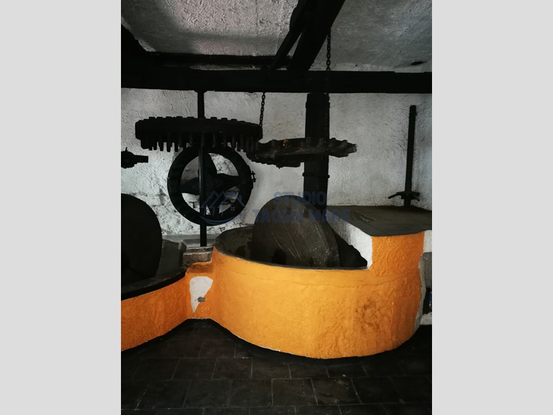 Casa Indipendente in Vendita a Badalucco, 229'000€, 420 m²