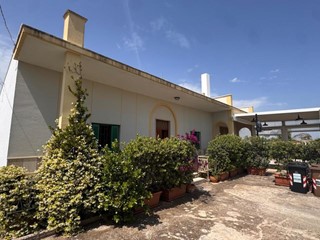 Casa Indipendente in Vendita a Monopoli, 250'000€, 170 m²