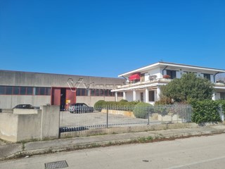 Capannone in Vendita a Ponso, 630'000€, 2360 m², con Box