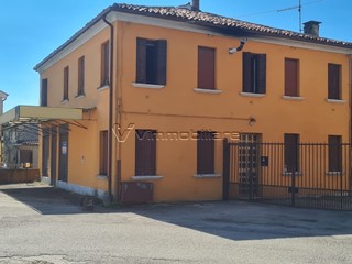 Immobile commerciale in Vendita a Noventa Vicentina, 60'000€, 330 m²