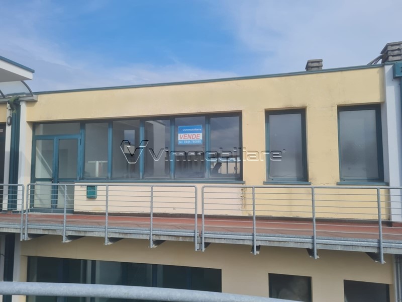 Capannone in Vendita a Agugliaro, 60'000&euro;, 240 m²