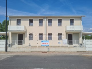 Casa Indipendente in Vendita a Albettone, 215'000€, 165 m², con Box