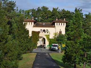 Casa Indipendente in Vendita a Varano de' Melegari, 530'000&euro;, 357 m²