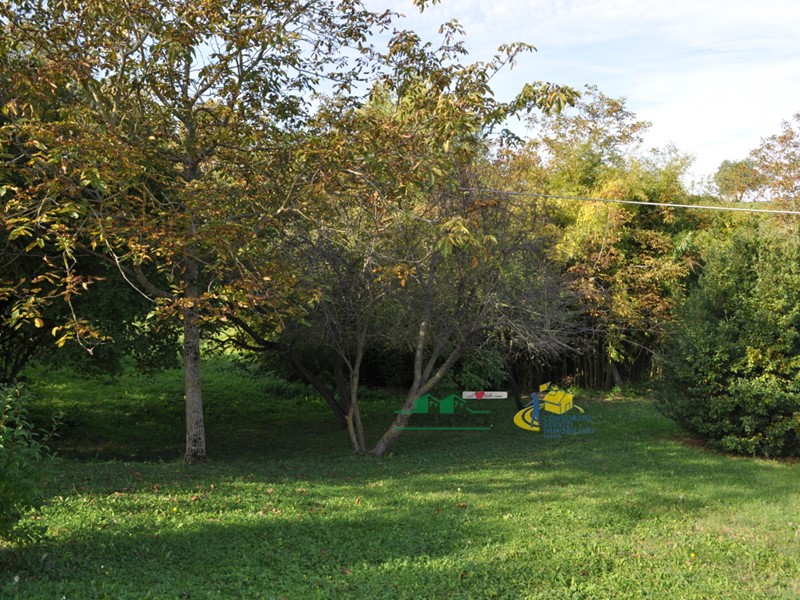 Terreno edificabile in Vendita a Felino, zona barbiano, 130'000€, 1400 m²