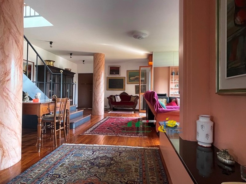 Appartamento in Vendita a Parma, 370'000€, 196 m², con Box