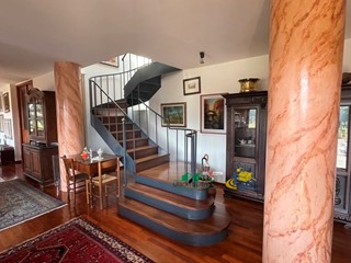 Appartamento in Vendita a Parma, 349'000&euro;, 196 m², con Box