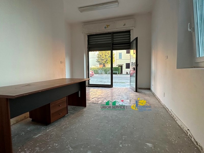 Immobile commerciale in Affitto a Collecchio, zona Gaiano, 450€, 30 m²