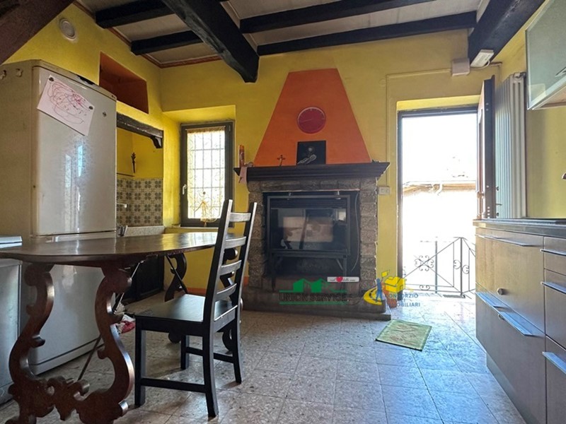 Casa Semi Indipendente in Vendita a Langhirano, zona Tordenaso, 60'000&euro;, 151 m², arredato