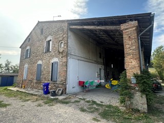 Casa Indipendente in Vendita a Sala Baganza, 169'000€, 456 m², con Box