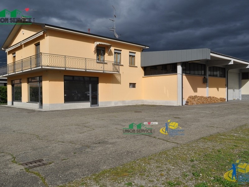 Capannone in Vendita a Sala Baganza, 592 m²
