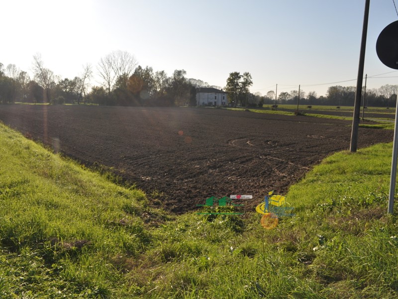 Terreno agricolo in Vendita a Parma, zona Parma Frazioni - Delegazioni, 195'000€, 66620 m²