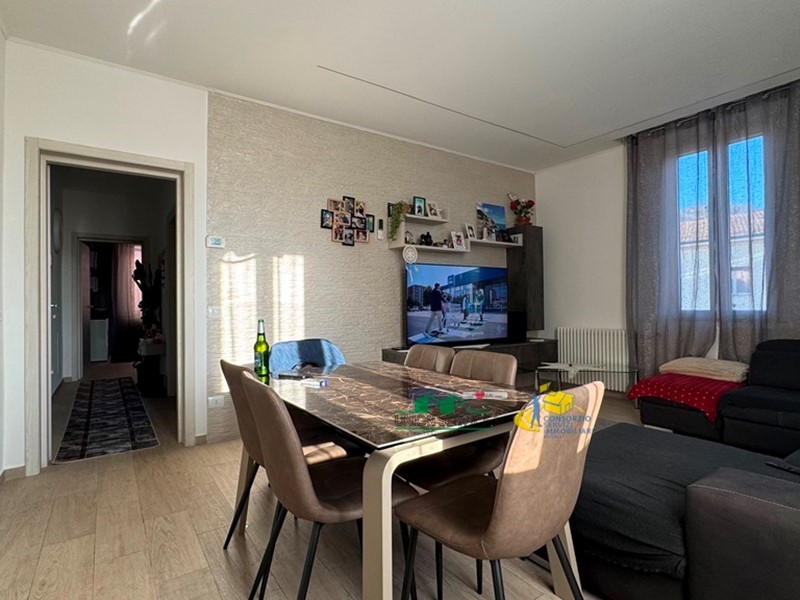 Trilocale in Vendita a Collecchio, zona Gaiano, 205'000€, 115 m², con Box