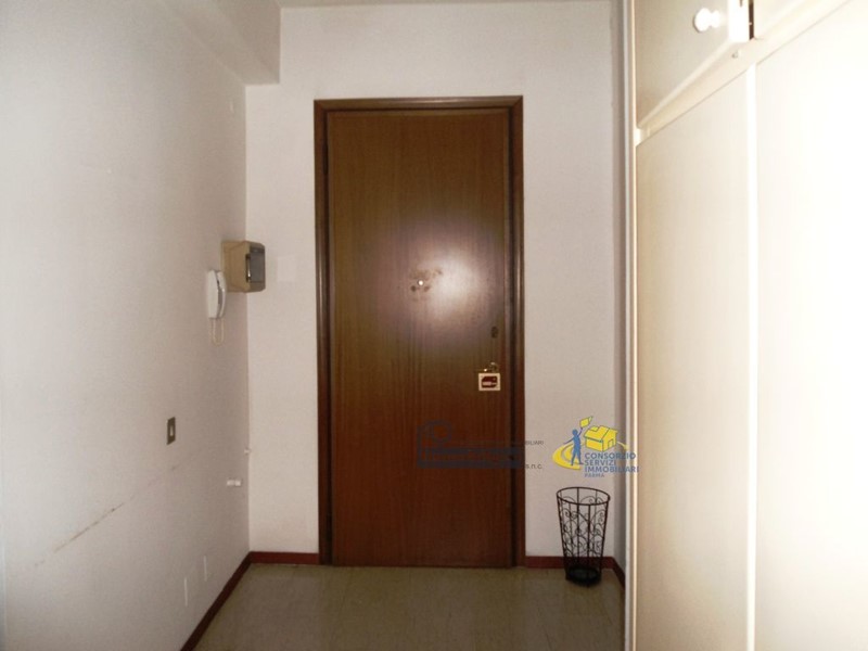 Ufficio in Affitto a Parma, zona Parma Centro, 600€, 60 m²