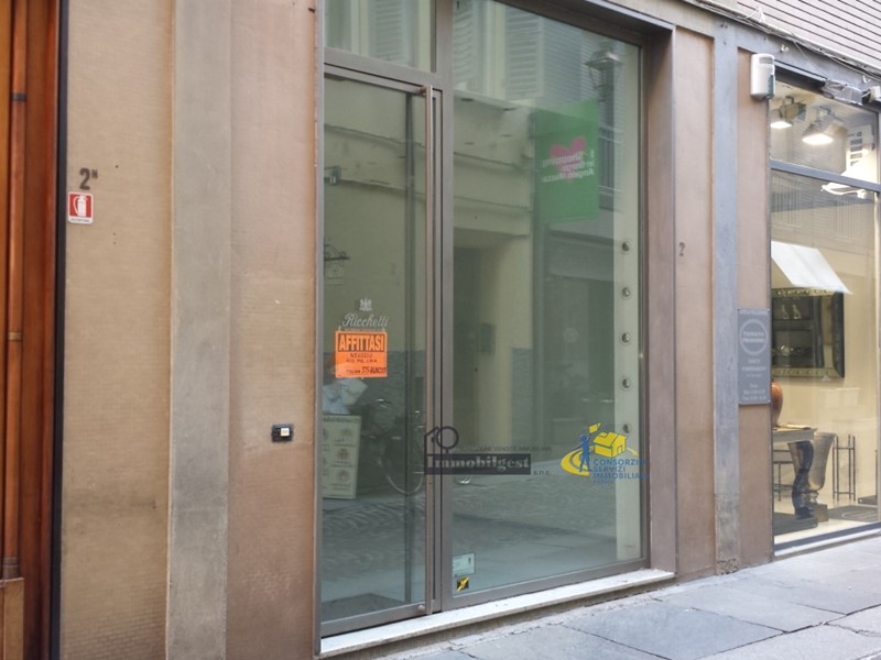 Immobile commerciale in Affitto a Parma, zona Parma Centro, 1'900€, 100 m²