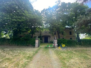 Casa Indipendente in Vendita a Collecchio, 620'000€, 535 m², con Box