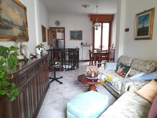 Quadrilocale in Vendita a Parma, zona Centro storico, 102'000€, 92 m²