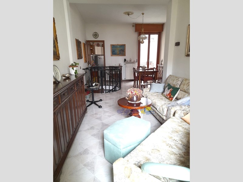 Quadrilocale in Vendita a Parma, zona Centro storico, 102'000€, 92 m²