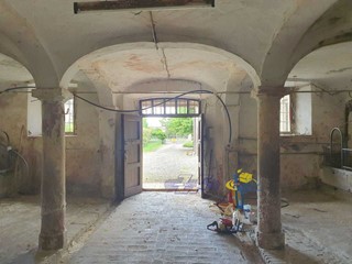 Casa Semi Indipendente in Vendita a Langhirano, 115'000&euro;, 248 m²