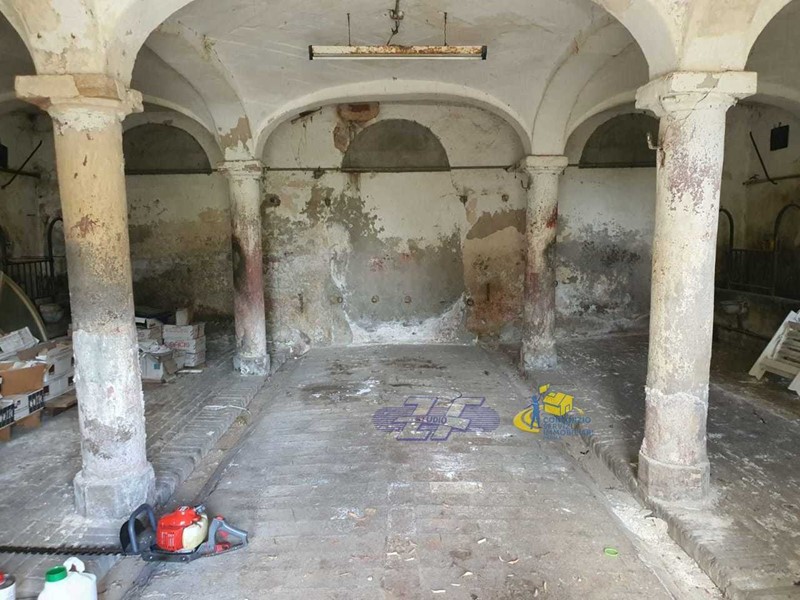 Casa Semi Indipendente in Vendita a Langhirano, 115'000&euro;, 248 m²