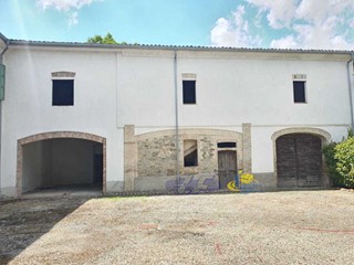 Casa Semi Indipendente in Vendita a Langhirano, 140'000&euro;, 222 m²