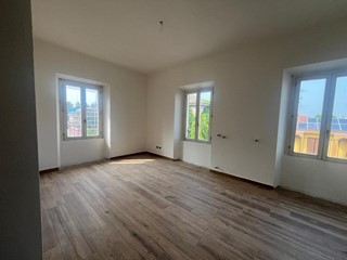 Trilocale in Vendita a Mozzate, 138'000&euro;, 95 m², con Box