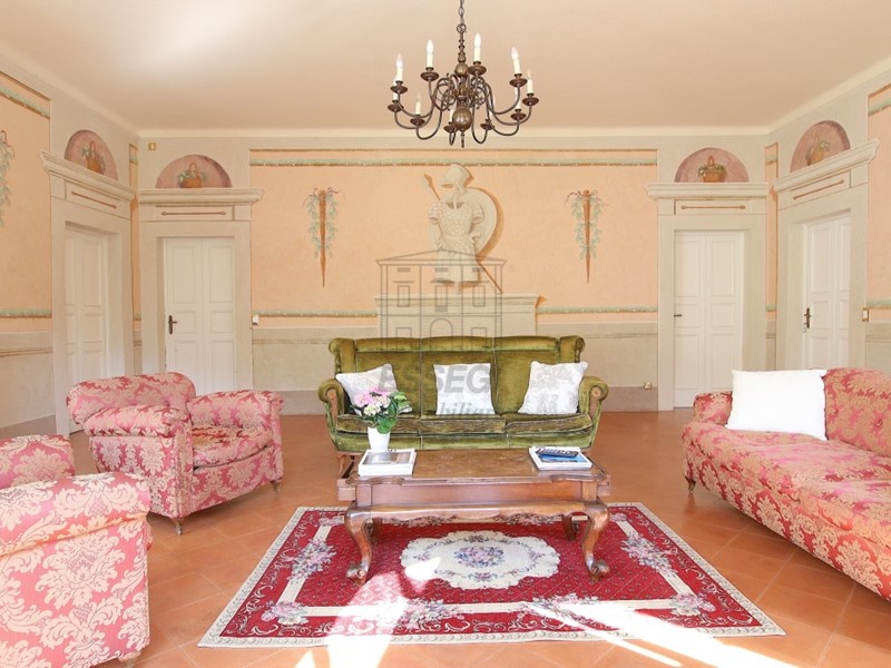 Villa in Vendita a Lucca, zona Sud, 1'950'000&euro;, 600 m²