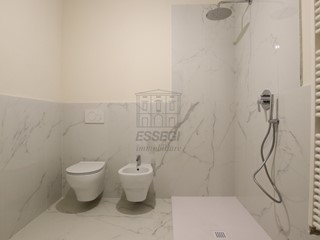 Appartamento in Vendita a Lucca, zona Centro storico, 640'000€, 190 m²