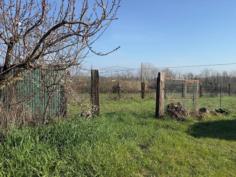 Rustico in Vendita a Capannori, 70'000€, 100 m²