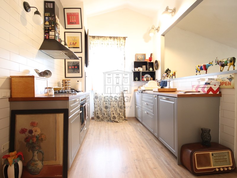 Casa Indipendente in Vendita a Capannori, 250'000€, 240 m², con Box