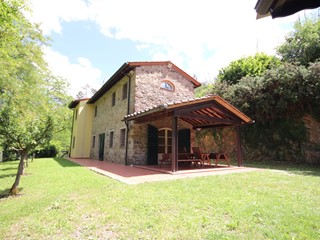Casa Indipendente in Vendita a Lucca, zona Nord, 360'000&euro;, 140 m², arredato