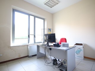 Ufficio in Vendita a Lucca, 510'000€, 220 m²