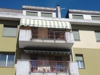 Appartamento in Vendita a Nuoro, 70'875€, 137 m², con Box