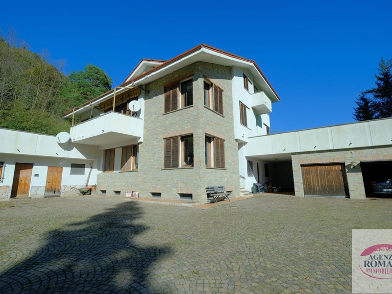 Casa Indipendente in Vendita a Rossiglione, 390'000€, 600 m², con Box