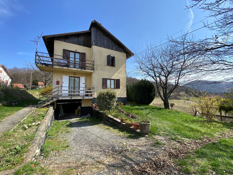 Casa Indipendente in Vendita a Tiglieto, 200'000€, 220 m², con Box