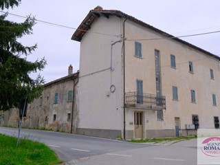Casa Indipendente in Vendita a Plodio, 200'000€, 700 m²