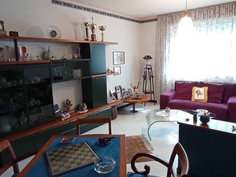 Appartamento in Vendita a Ragusa, 145'000&euro;, 156 m², con Box