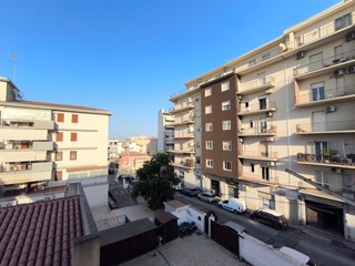 Trilocale in Vendita a Siracusa, zona Tunisi-Grottasanta, 110'000&euro;, 97 m², con Box
