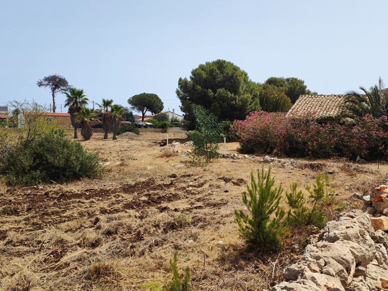 Villa in Vendita a Siracusa, zona Plemmirio-Arenella-Fanusa, 420'000&euro;, 500 m²