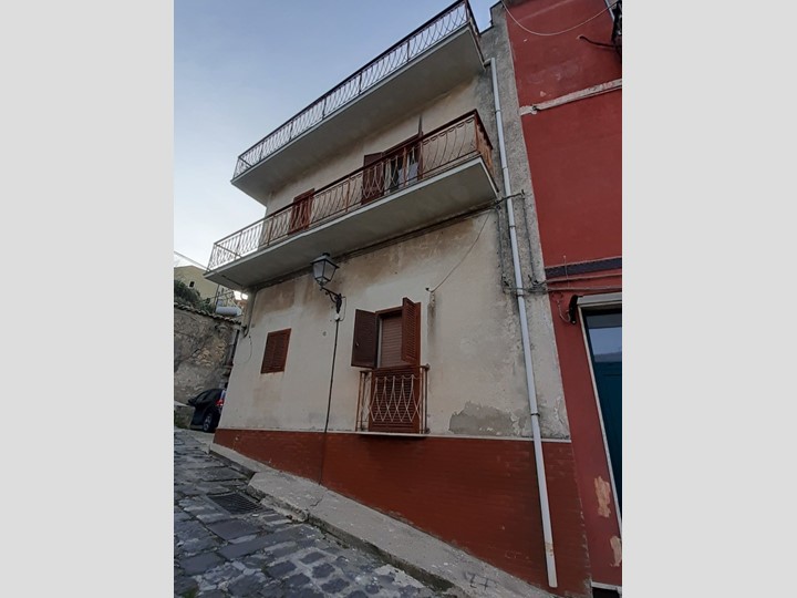 Casa Indipendente in Vendita a Palazzolo Acreide, 40'000€, 110 m²