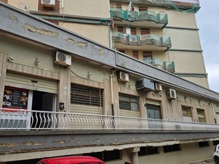 Ufficio in Vendita a Siracusa, zona Scala Greca-Pizzuta, 250'000&euro;, 300 m²