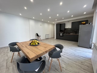 Appartamento in Vendita a Siracusa, zona Adda-Gelone, 289'000&euro;, 210 m²