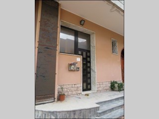 Ufficio in Vendita a Siracusa, zona Tica-Tisia, 88'000&euro;, 85 m²