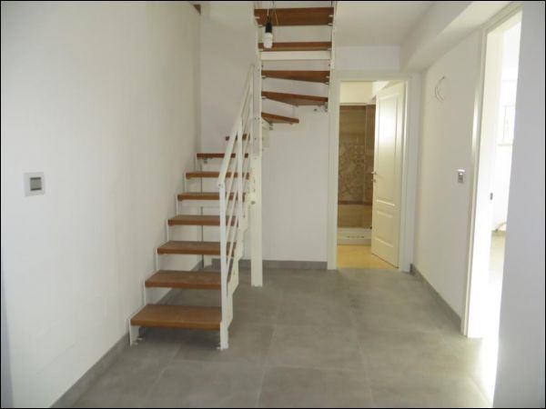 Villa in Vendita a Siracusa, zona Circuito-Ciane-Pantanelli, 380'000&euro;, 210 m²