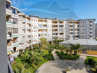 Appartamento in Vendita a Siracusa, zona Scala Greca-Pizzuta, 185'000&euro;, 200 m²